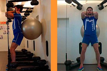 Frontal Squat The Wall Con Fit Ball
